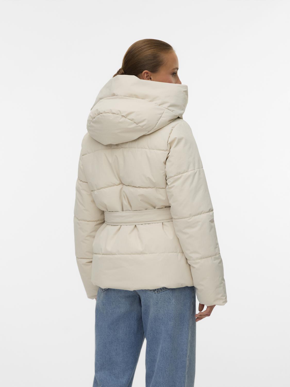 model_shot-back